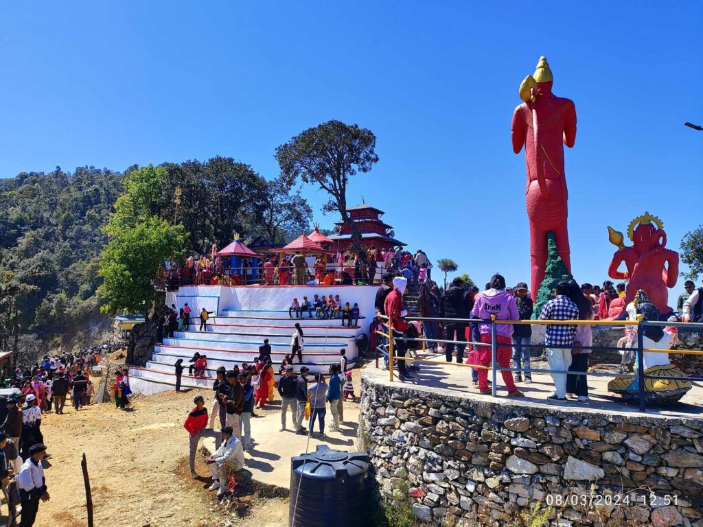 मालारानी मन्दिरमा भक्तजनको घुइँचो, १० हजारभन्दा बढीले गरे दर्शन