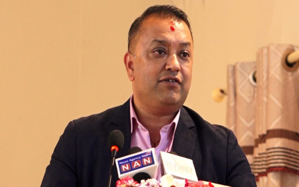 बिपीलाई सम्झँदै गगन थापा भन्छन् : “अँध्यारो चिर्दै उज्यालोको बाटो हिँड्न जरुरी”