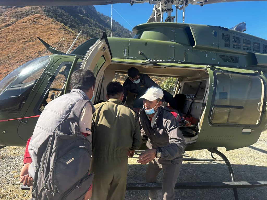 गर्भवती महिलाको हेलीकप्टरद्धारा हवाई उद्धार