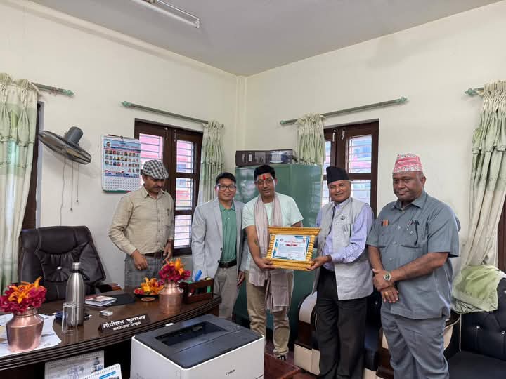 समयभन्दा अघि योजना सकाउने खनाल सम्मानित